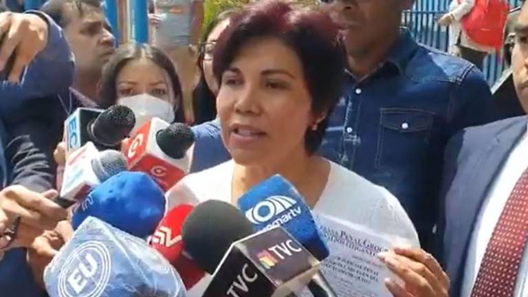 Madre de María Belén Bernal ingresó denuncia por femicidio en contra de Germán Cáceres y un teniente de Policía