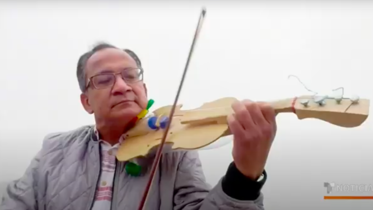 Profesor diseñó un violín con material reciclado para enseñar a niños de bajos recursos en Perú