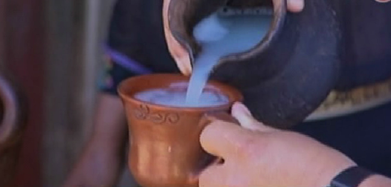Guajango: Un medicinal "tequila" que aviva la fiesta