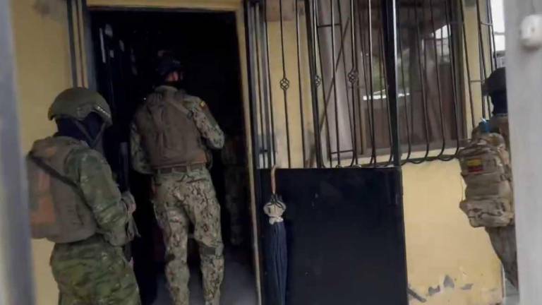 Más de 300 casas fueron allanadas en Socio Vivienda 1 por las Fuerzas Armadas
