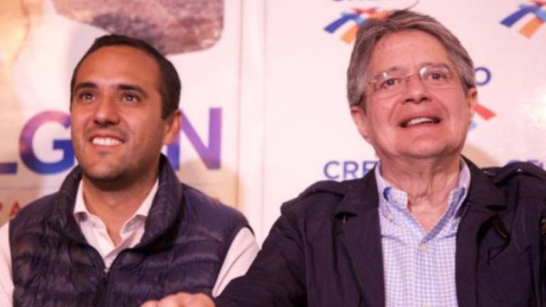 Holguín fue candidato a la Alcaldía de Quito en 2019, con el apoyo del movimiento oficialista CREO, pero solo logró el 6,86% de votos.