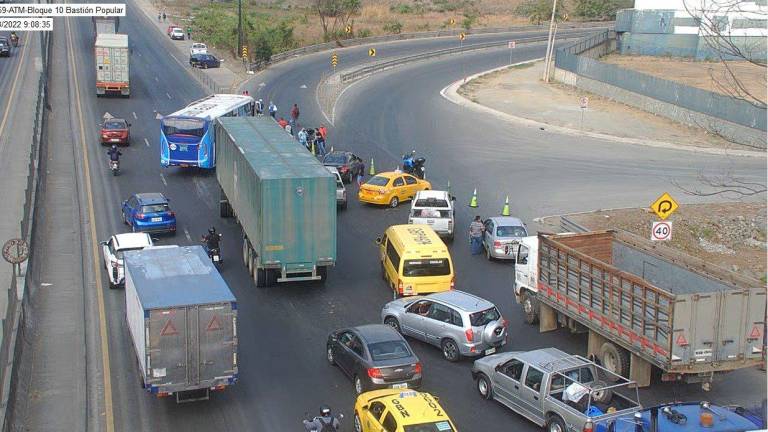 Congestión en la vía a Salitre por cierre de la Vía a Daule, debido a intervención en la Penitenciaría del Litoral