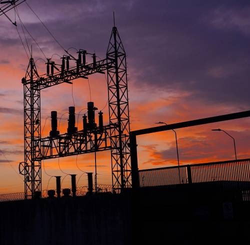 Ecuador enfrenta el estiaje sin electricidad de Colombia: exportaciones están en cero