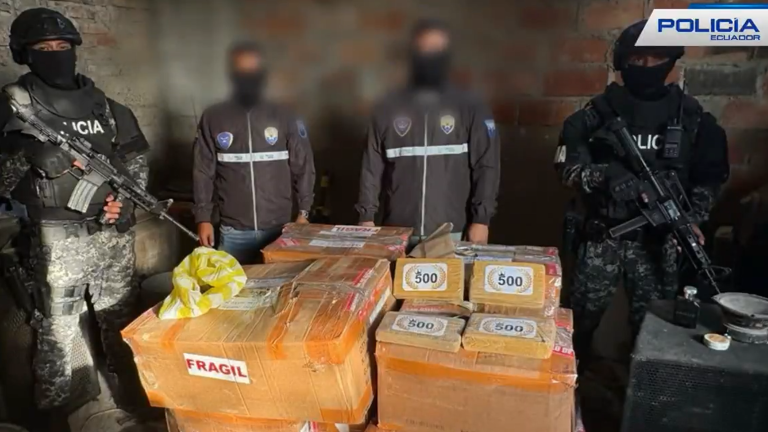 Policía incauta media tonelada de cocaína en el sector de San Pedro, en Manta