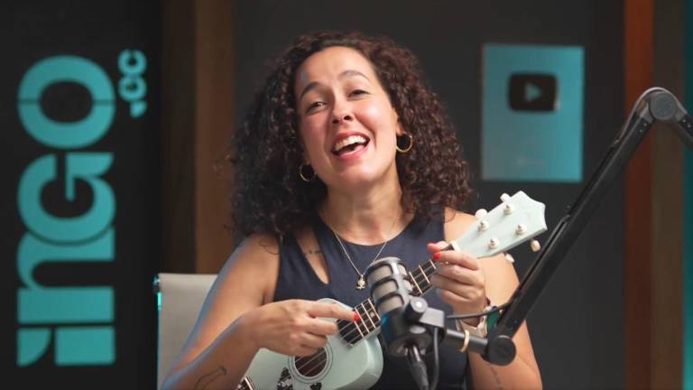 Alondra Santiago: Gobierno revoca visa de periodista cubana 'por actos que atentan contra la seguridad'