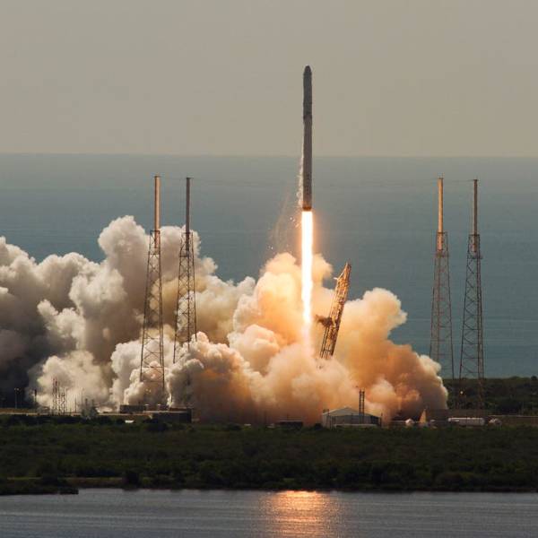 El cohete SpaceX Falcon 9 explota tras su despegue