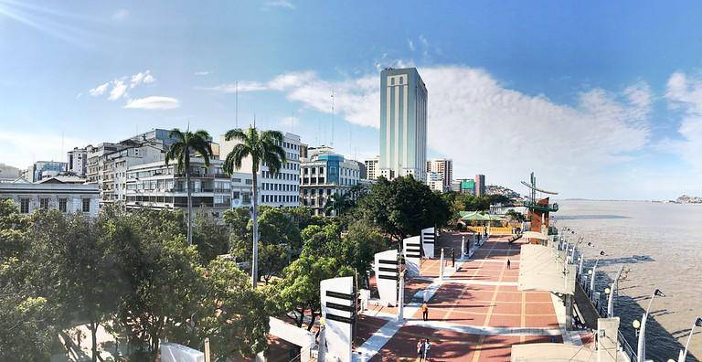 Aquiles Álvarez anuncia la creación de mesas técnicas para llevar a cabo su propuesta de retirar las rejas del Malecón 2000