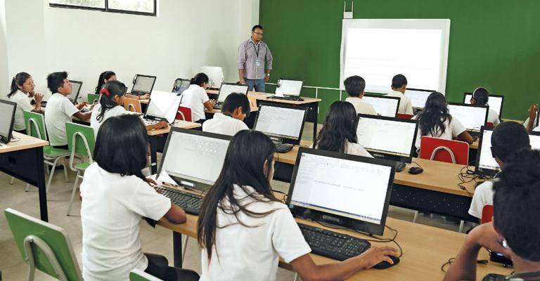 Apagones: así serán las atenciones en instituciones educativas, y servicios públicos de Quito y Guayaquil