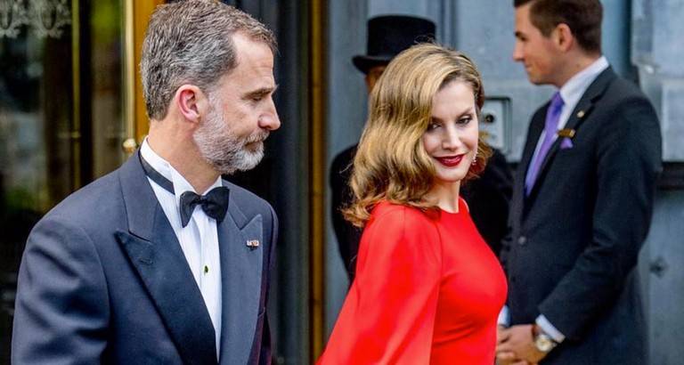 La Reina Letizia sorprende en acto público con su figura "fitness"