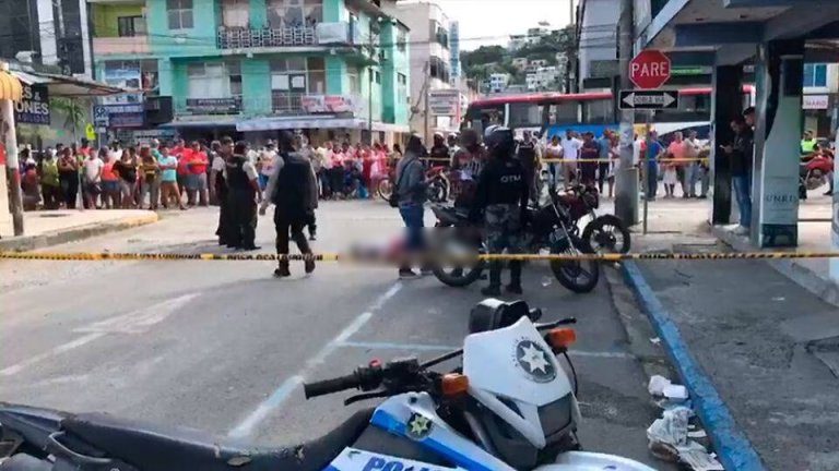 Un abogado fue asesinado en el centro de Esmeraldas tras recibir múltiples disparos