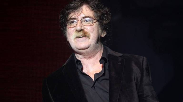 Músico argentino Charly García hospitalizado con cuadro febril