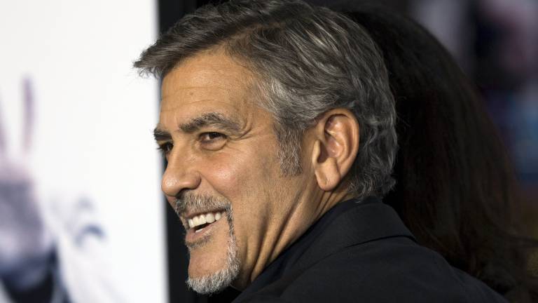 George Clooney visita un café que da empleo a indigentes