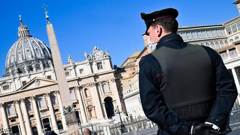 Absuelven a curas por presuntas violaciones en una residencia vaticana