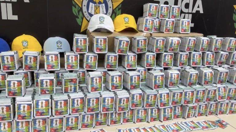 Cromos incautados del álbum Panini para el Mundial 2026.