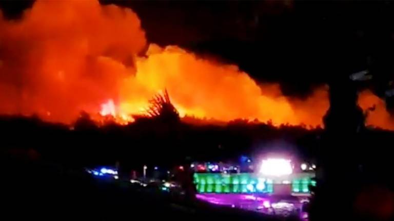 Incendio forestal obliga a evacuar festival de música en Croacia