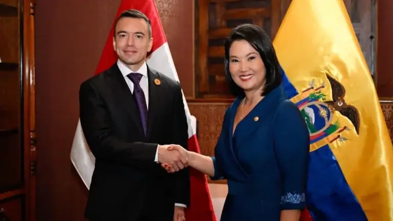 El presidente Daniel Noboa junto a su homóloga de Perú, Keiko Fujimori.