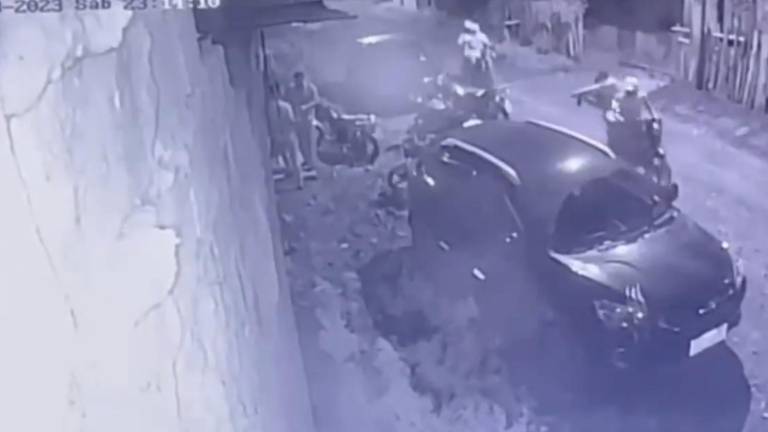 Video registra sicariato múltiple afuera de un billar en Milagro: cinco personas murieron