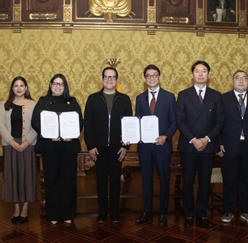 Firma de acuerdo entre Enami Ep y Boroo Pte. Ltd.