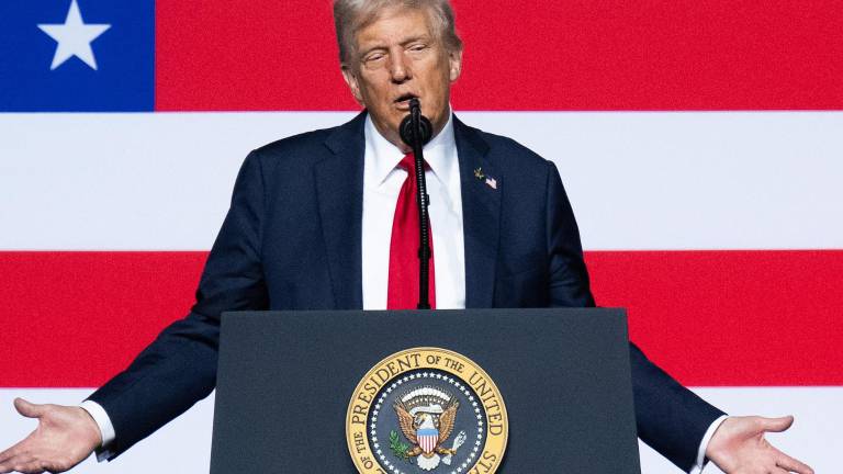 Trump declara un conflicto armado formal contra carteles, mientras Venezuela denuncia incursión de cazas aéreos