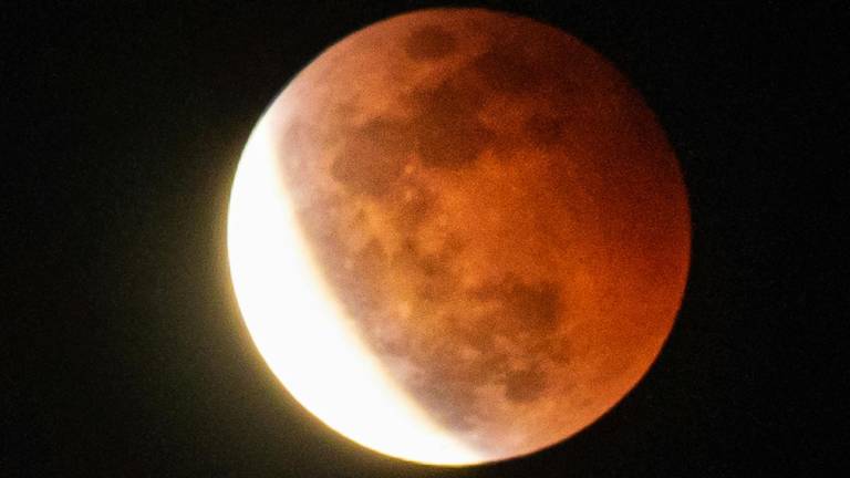 Eclipse lunar de agosto: lo que podría cambiar para cada signo zodiacal