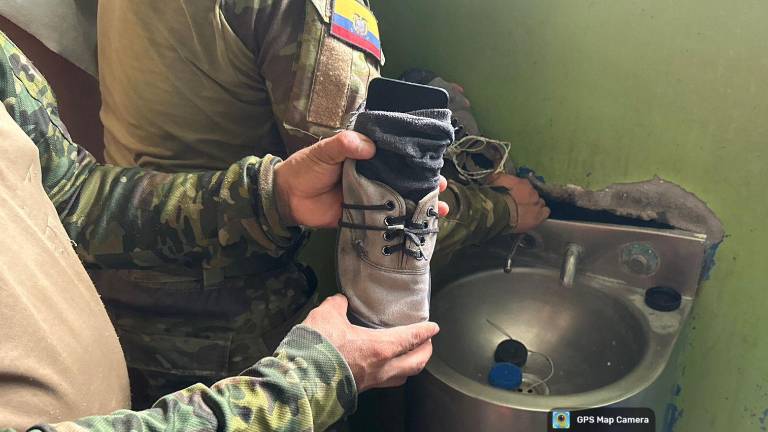 Cárcel El Rodeo: militares hallan celulares, pipas artesanales y hasta una máquina tatuadora