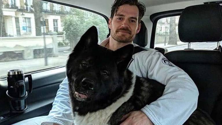 Henry Cavill aseguró que su perro salvó su salud mental