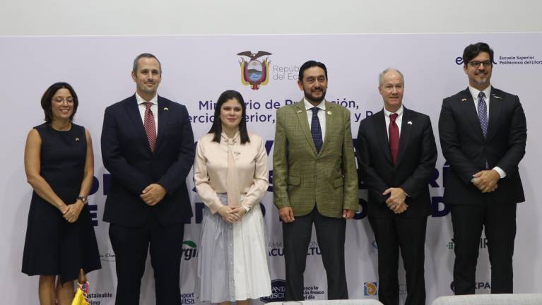 Ecuador firma Acuerdo de Asociación Regulatoria con la FDA