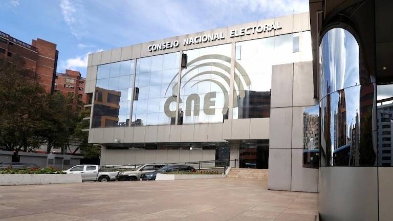 CNE niega una segunda solicitud para revocar el mandato de Daniel Noboa y María José Pinto