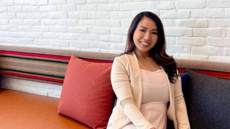 La joven que gana cientos de dólares trabajando seis horas al día sin un título universitario: ¿A qué se dedica Angelina Nguyen?