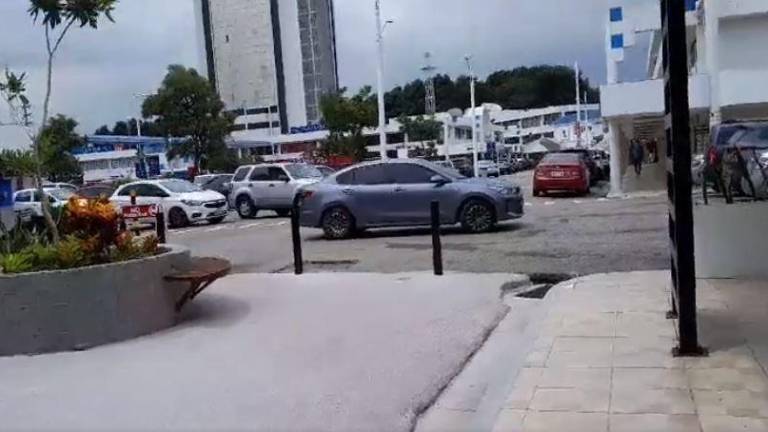 Detonaciones desataron pánico durante intento de robo en centro comercial del norte de Guayaquil