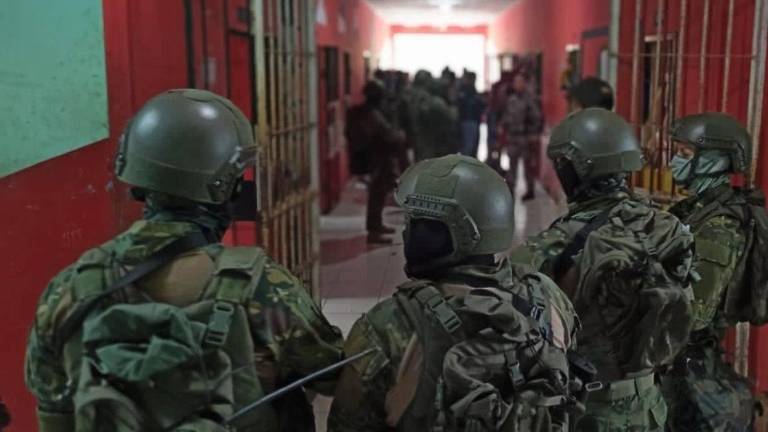 Juez libera con medidas a 16 militares investigados por contrabando en la frontera