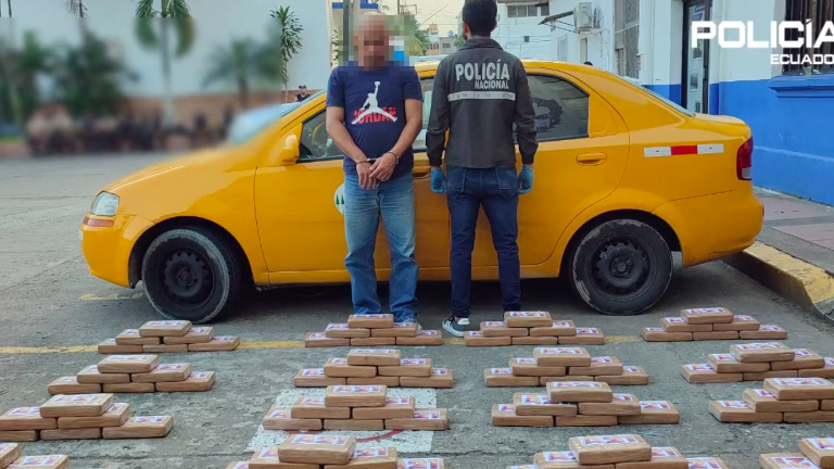 Sujeto transportaba en un taxi 100 paquetes de cocaína en el norte de Guayaquil