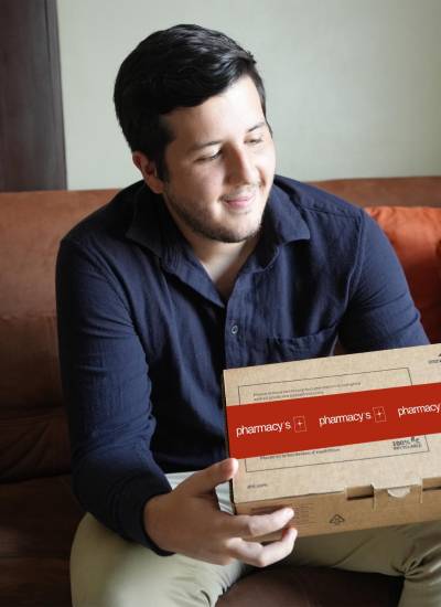 De Ecuador a Estados Unidos: cómo enviar productos tradicionales de salud con Cruz Azul, Pharmacy’s y DHL Express