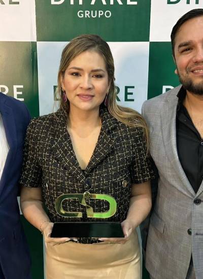 Carlos Cueva Mejía, presidente ejecutivo de Grupo DIFARE, Lorena Valarezo, Gerente General de Carvagu SA y ⁠Fernando Cueva Mejía, gerente General de Grupo DIFARE.