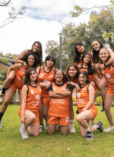 Equipo de la Universidad del Azuay.