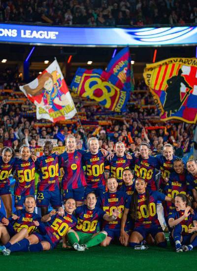 Jugadoras del FC Barcelona celebraron el pase a siguiente ronda de la Champions League Femenina.