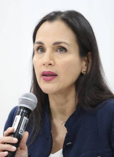 Ecuador prioriza su seguridad en fronteras, su balanza comercial, así como su seguridad energética, señaló la ministra Manzano.