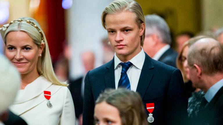 Hijo de la princesa Mette-Marit de Noruega es condenado a cuatro años de prisión por violación