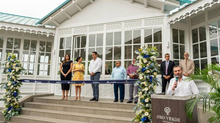 Durante la inauguración de la Estación Fluvial del Parque Histórico, el CEO de la cadena Oro Verde Hotels, Edmundo Kronfle, dirigió unas palabras e invitó a la comunidad a realizar sus eventos en este nuevo espacio.