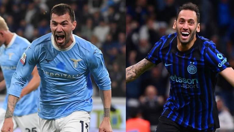 Alessio Romagnoli es jugador de la Lazio, mientras que Hakan Çalhanoğlu es jugador del Inter de Milán.
