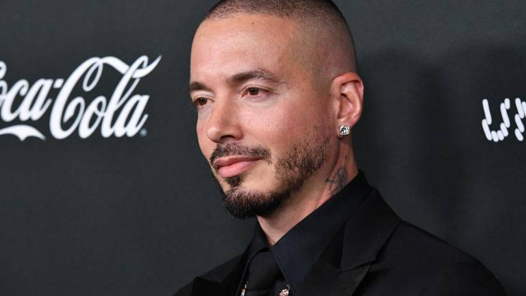 J Balvin se transforma en therian para un video y genera debate entre sus seguidores