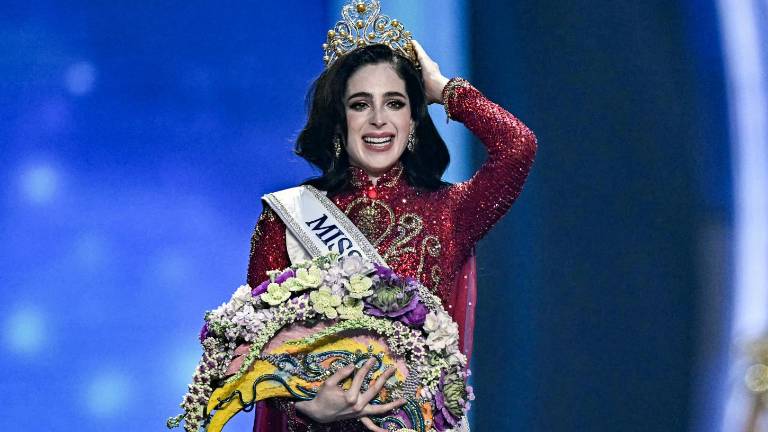 La Miss Universo 2025 volvió a su país tras ganar el certamen en Tailandia.