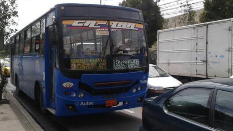 Transportistas de Pichincha rechazan alza de precios de los combustibles: 'Impacta en los costos operativos'