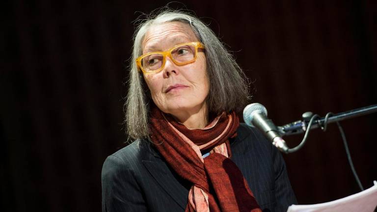 La escritora canadiense Anne Carson gana el Nobel de Literatura 2026 por su obra innovadora