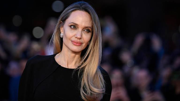 Angelina Jolie muestra las cicatrices de su mastectomía por primera vez