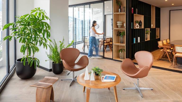 La demanda por viviendas flexibles crece entre profesionales jóvenes y nómadas digitales.