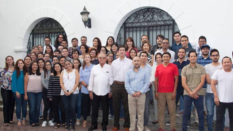 Norlop rindió homenaje a Paco Solá con un libro conmemorativo que honra su legado publicitario