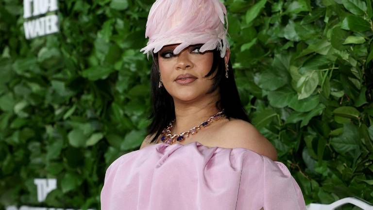 Detienen a mujer tras disparar contra la casa de Rihanna en Los Ángeles mientras la cantante estaba dentro