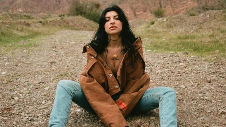 Cazzu rompe el silencio y revela cómo descubrió el romance entre Christian Nodal y Ángela Aguilar