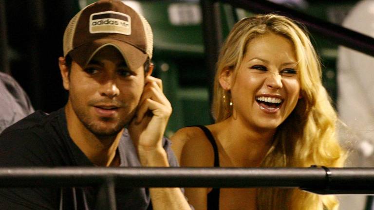Enrique Iglesias y Anna Kournikova dan la bienvenida a su cuarto hijo